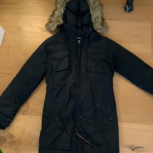 Aritzia Fishtail Parka, size small. Great condition
